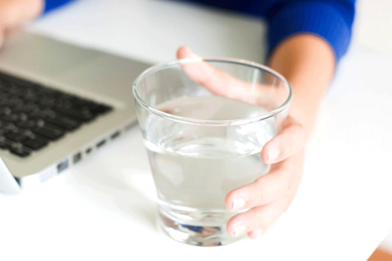 Wie kann man mehr Wasser trinken?